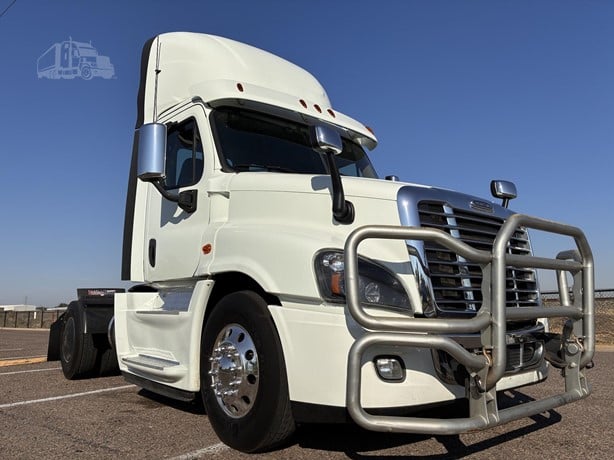 2019 FREIGHTLINER CASCADIA 125