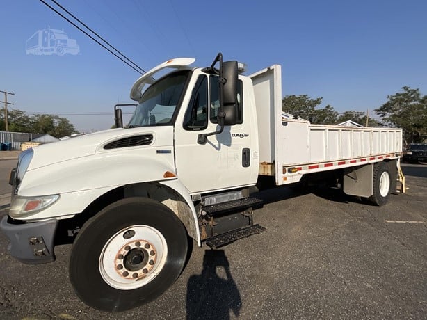 2011 INTERNATIONAL DURASTAR 4300