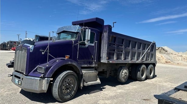 2004 KENWORTH T800