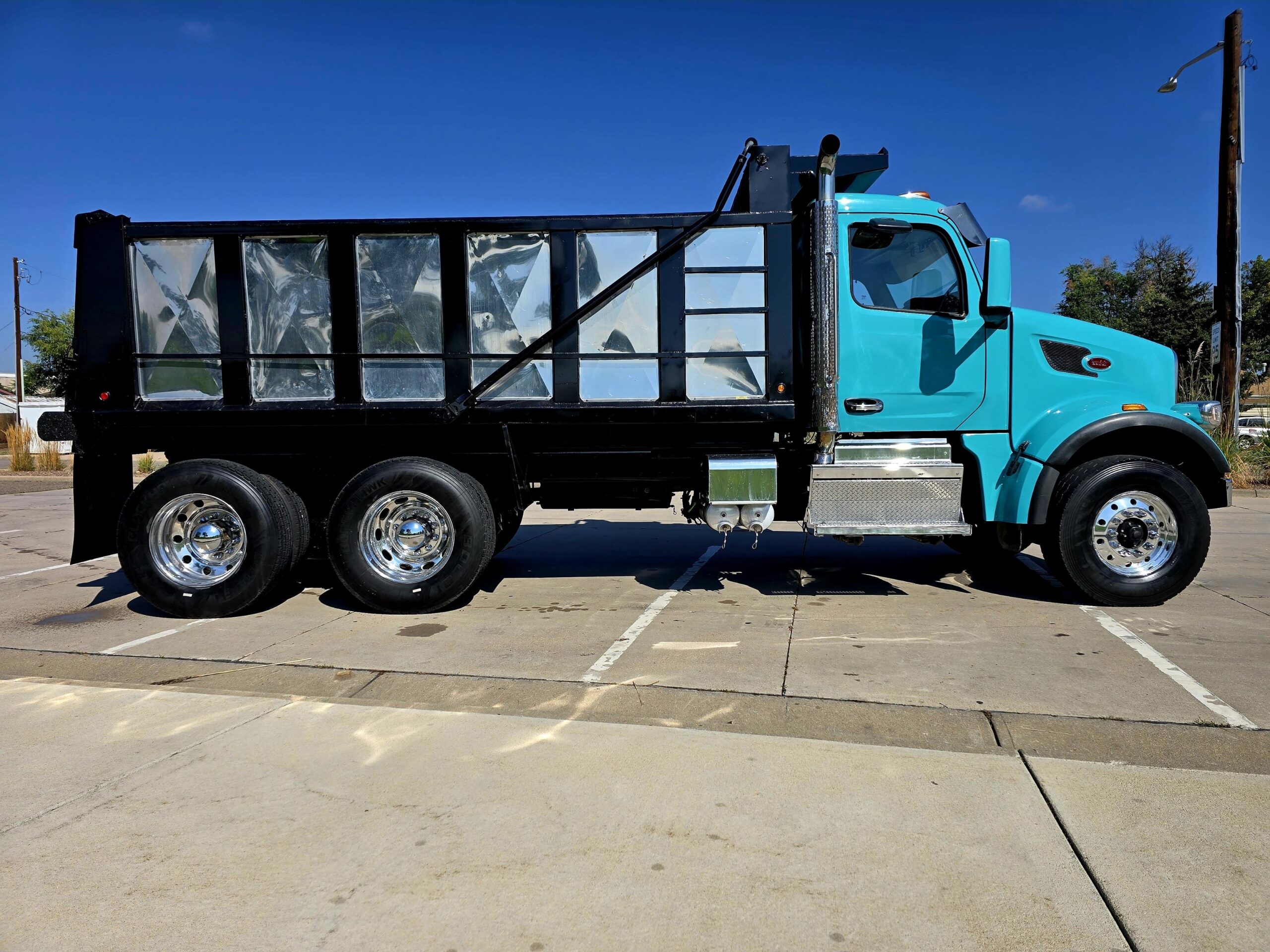 2022 PETERBILT 567 CO10693 - Image 5