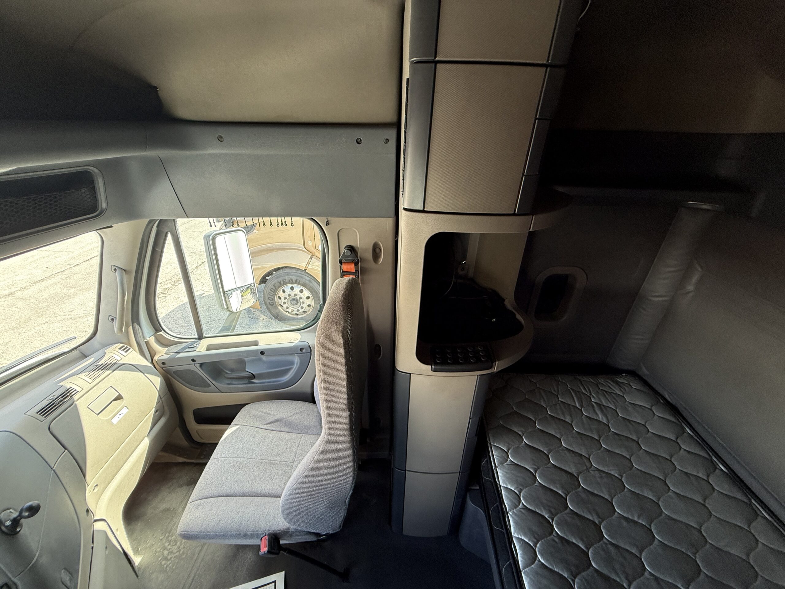 2019 FREIGHTLINER CASCADIA 113 CO10644 - Image 15