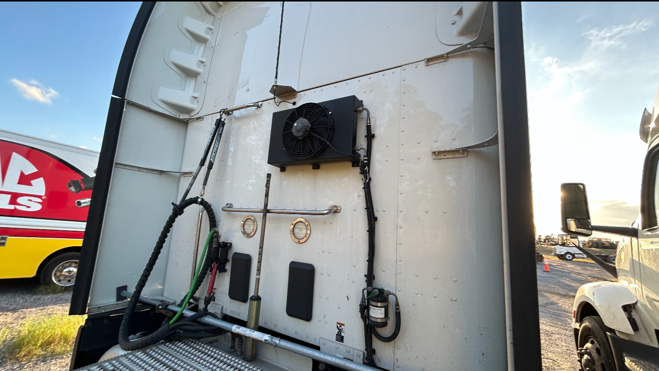 2023 PETERBILT 579 MO11161 - Image 4