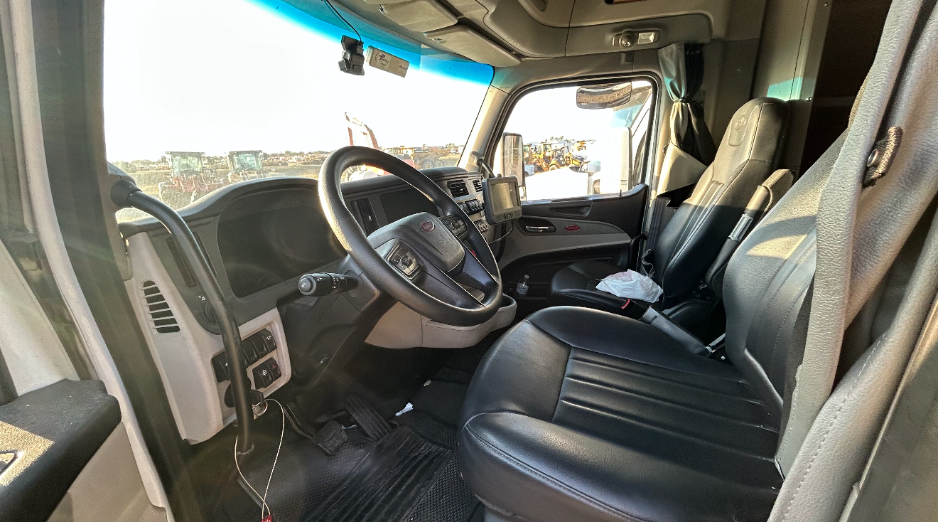 2023 PETERBILT 579 CO11162 - Image 7