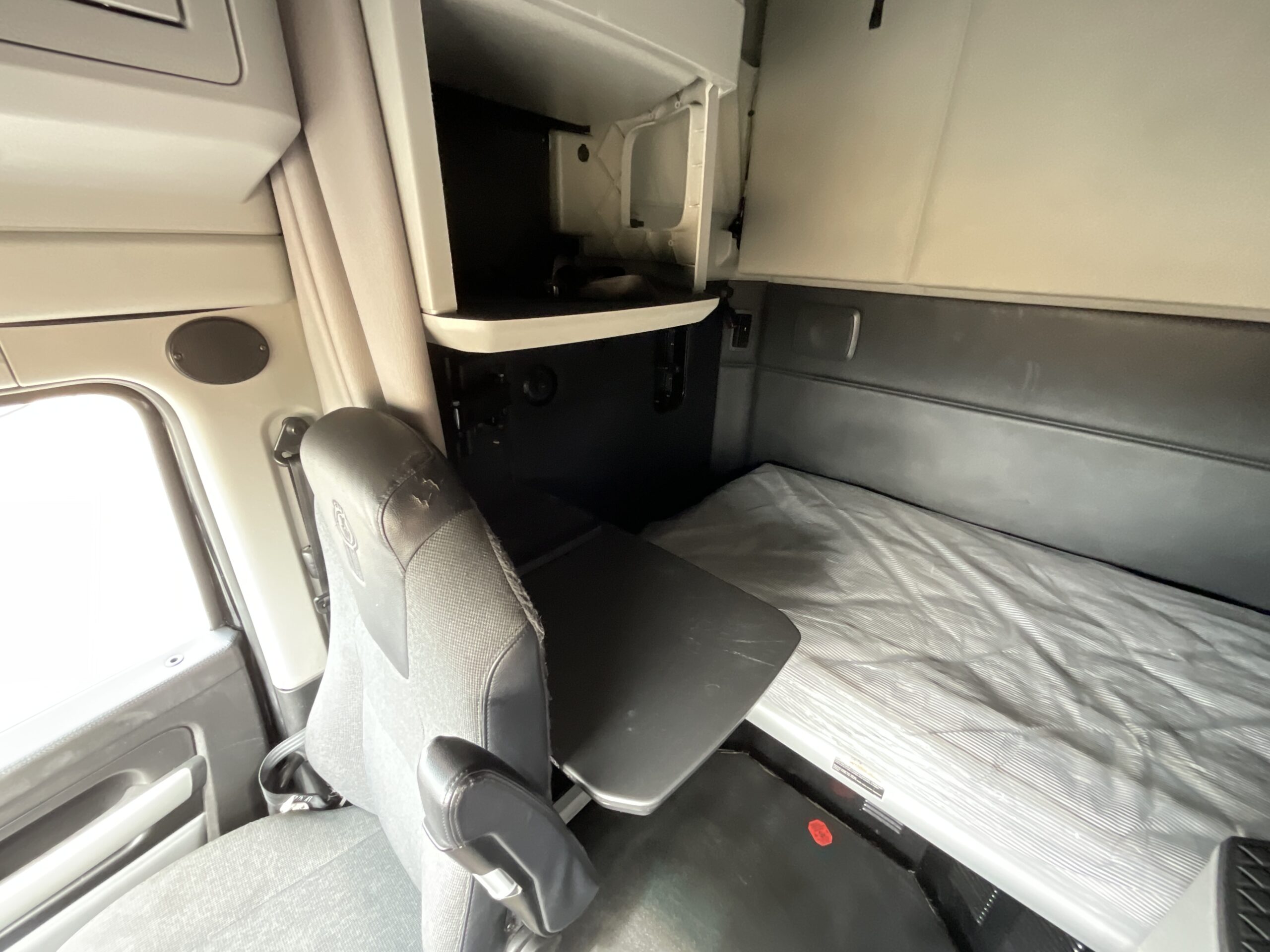 2023 KENWORTH T680 CO11188 - Image 25