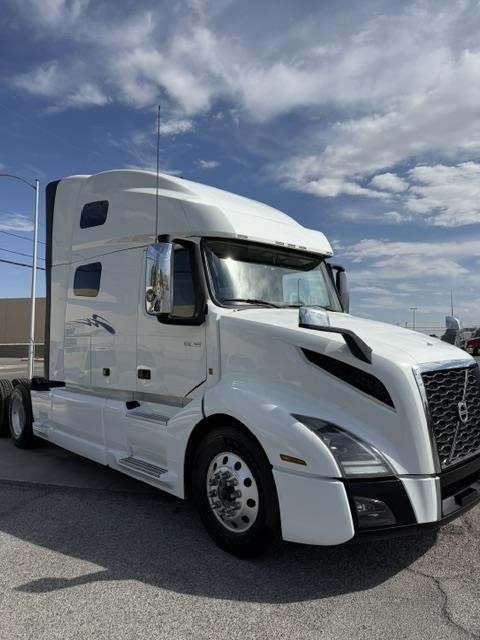 2022 VOLVO VNL64T760 312925 - Image 6