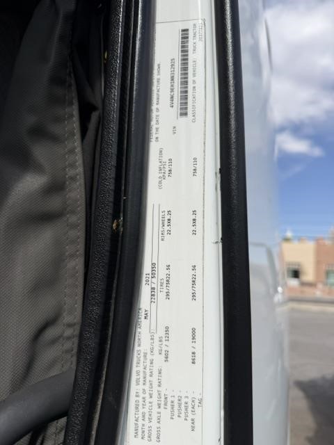 2022 VOLVO VNL64T760 312925 - Image 12