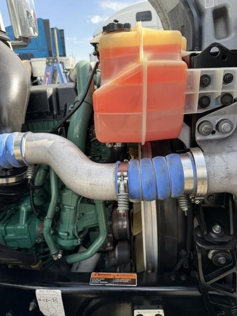 2022 VOLVO VNL64T760 312925 - Image 20