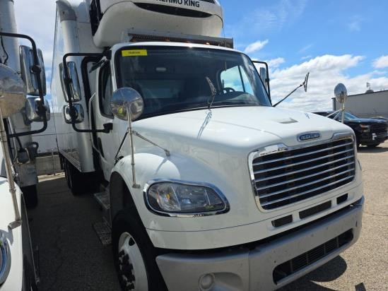 2022 FREIGHTLINER BUSINESS CLASS M2 106 STK REEFER - Image 3