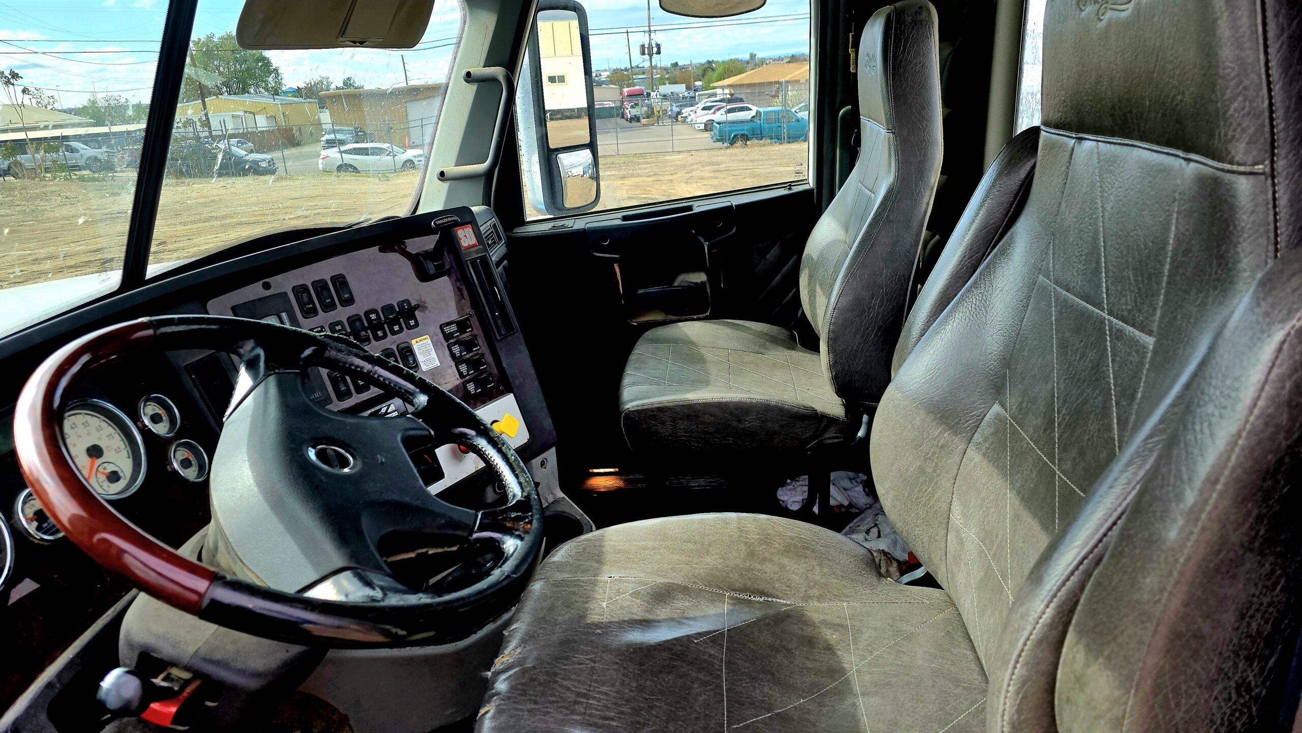 2019 FREIGHTLINER 122SD WS11265 - Image 16