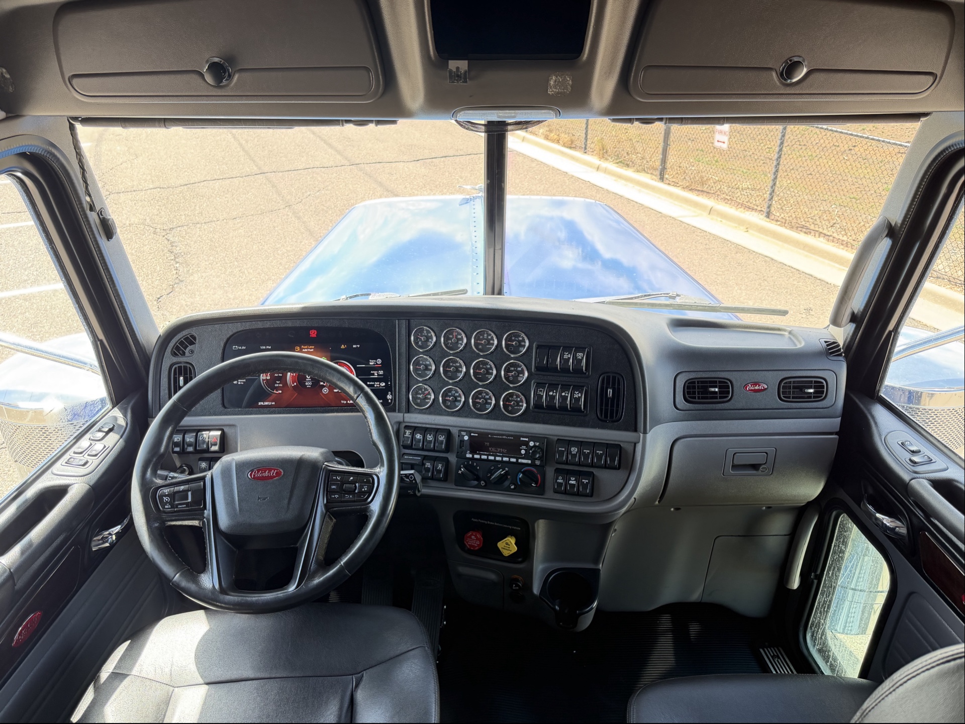 2022 PETERBILT 389 CO11275 - Image 11