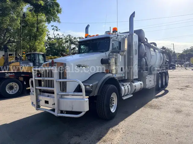 2010 KENWORTH T800 942851 - Image 2