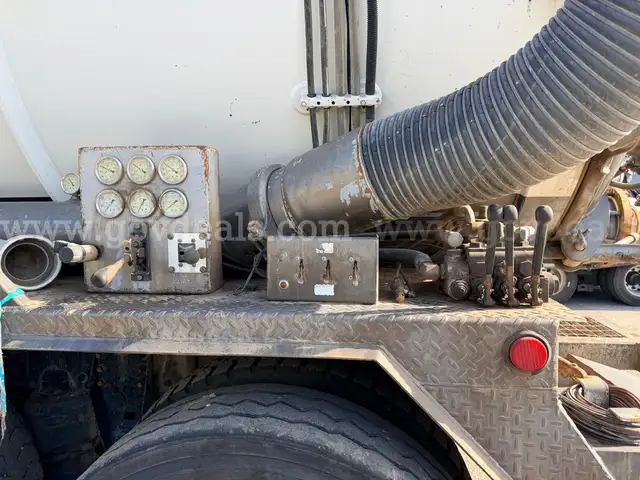 2010 KENWORTH T800 942851 - Image 25