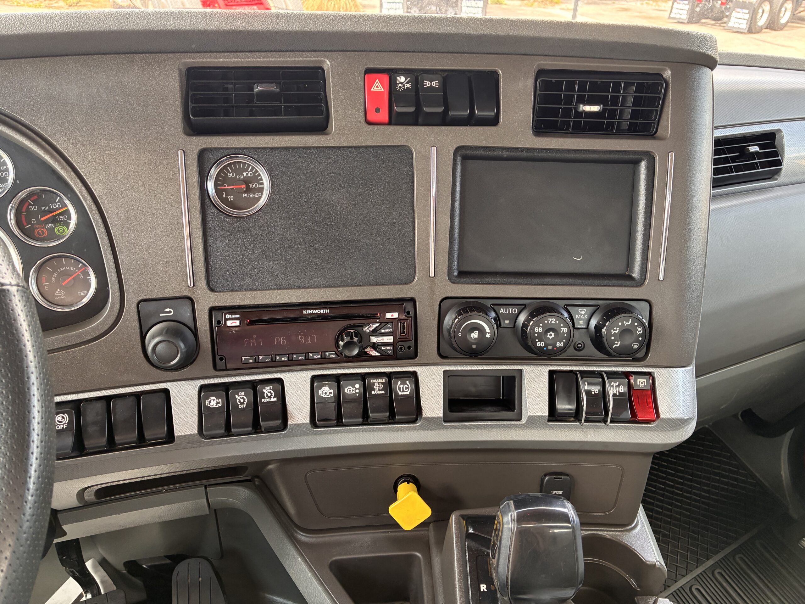 2017 KENWORTH T880 WS11267 - Image 22
