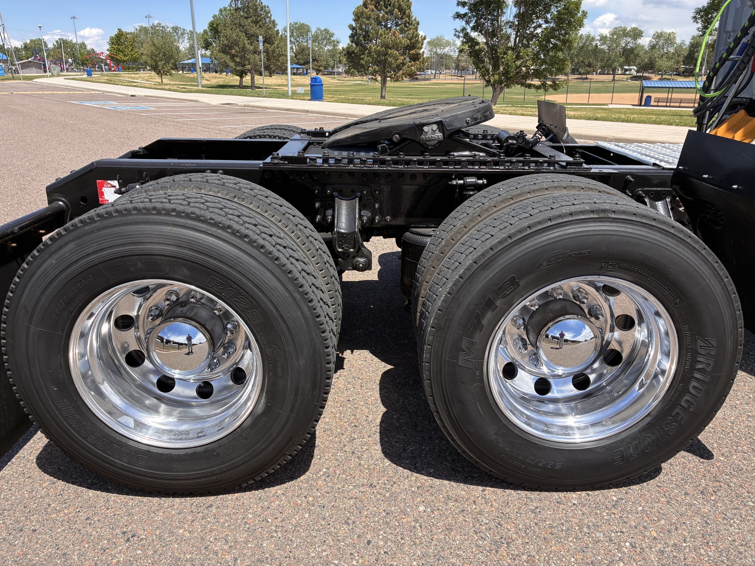 2022 VOLVO VNL64T740 WS11181 - Image 10