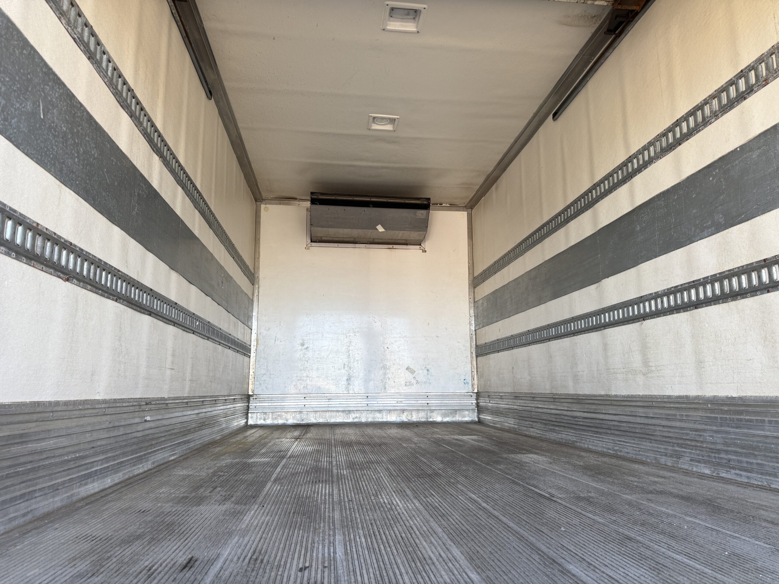 2021 HINO L6 OK10577 - Image 20