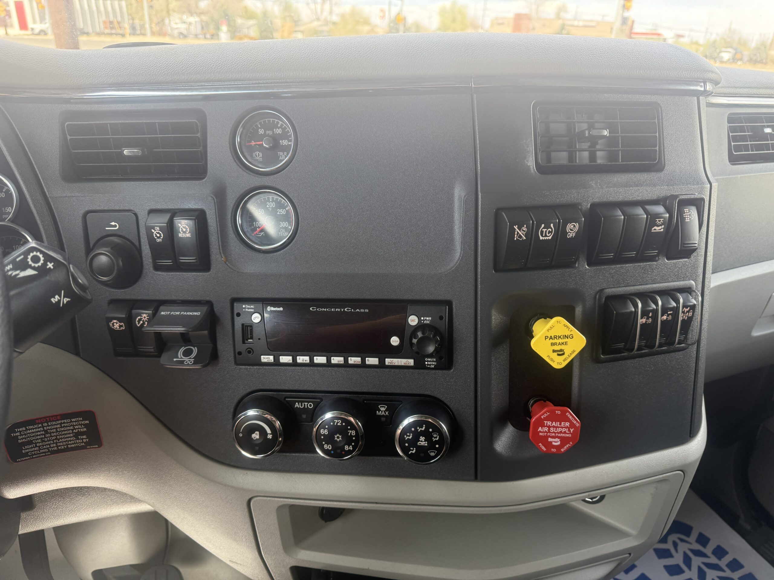 2022 PETERBILT 579 CO11173 - Image 10