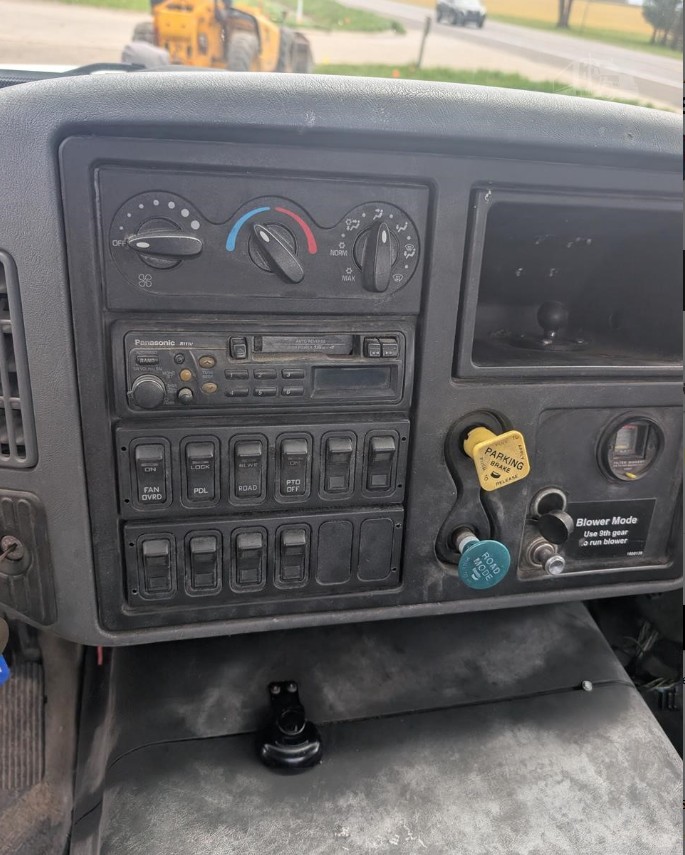 2006 INTERNATIONAL WORKSTAR 7600 357895 - Image 16