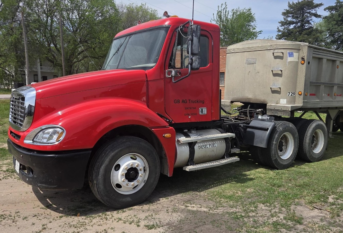 2005 FREIGHTLINER COLUMBIA 112 V15607 - Image 2